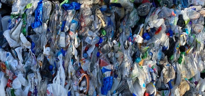 Large Quantities of Mixed Plastic Scrap